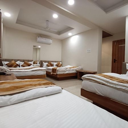 Shree Shyamraj Hotel Ujjain Ngoại thất bức ảnh
