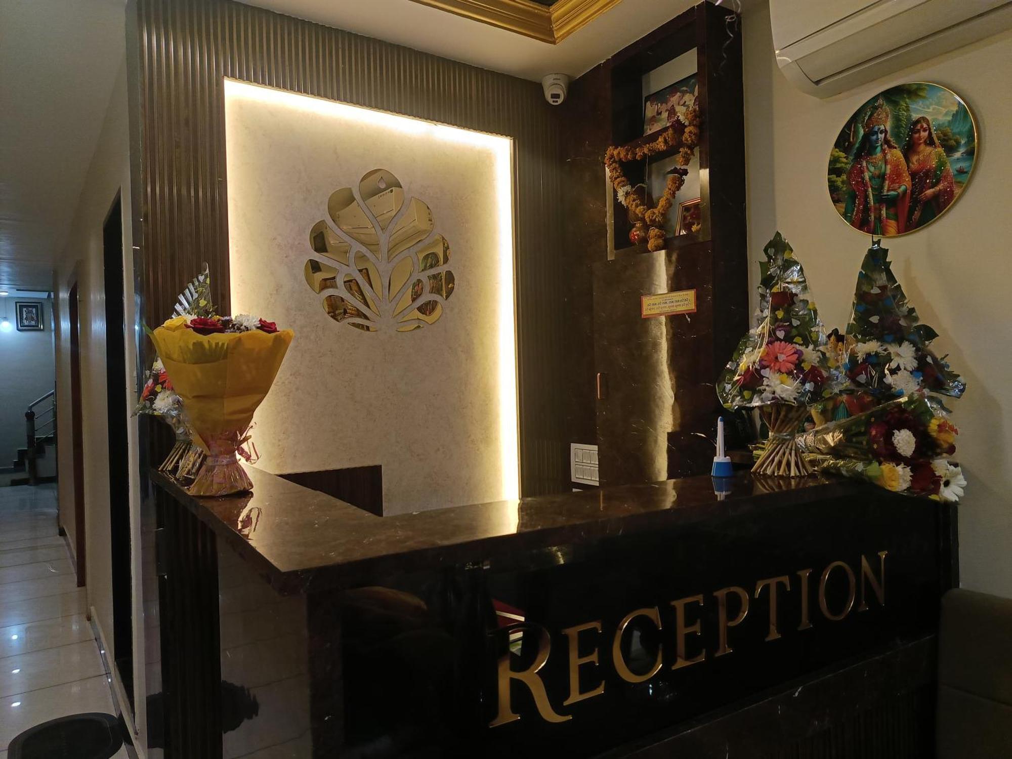 Shree Shyamraj Hotel Ujjain Ngoại thất bức ảnh