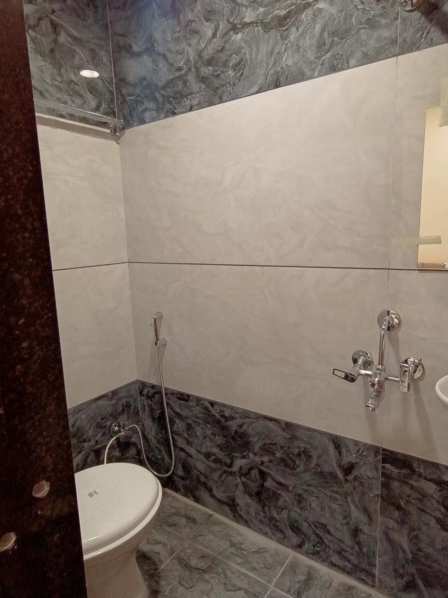 Shree Shyamraj Hotel Ujjain Ngoại thất bức ảnh