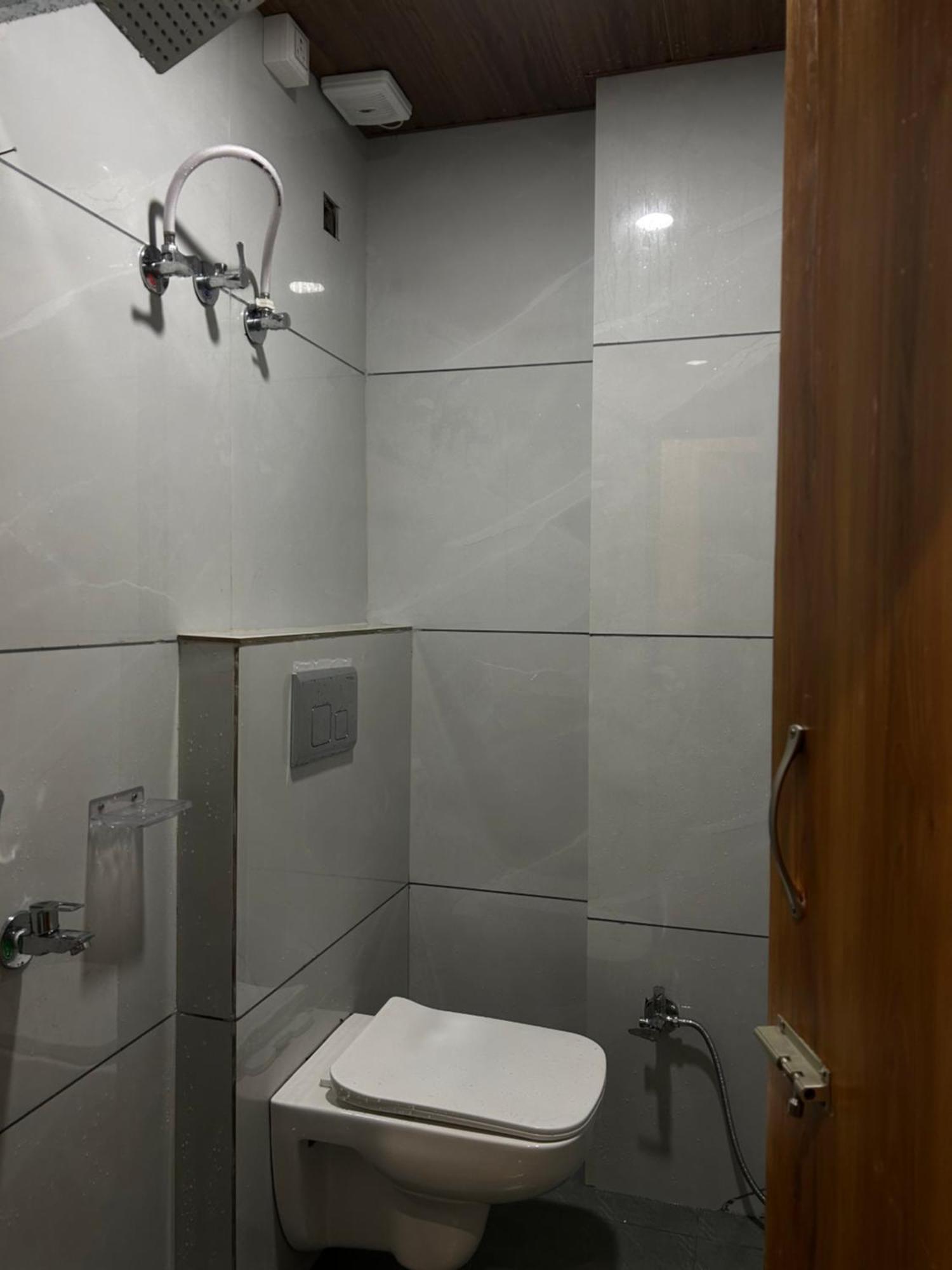 Shree Shyamraj Hotel Ujjain Ngoại thất bức ảnh