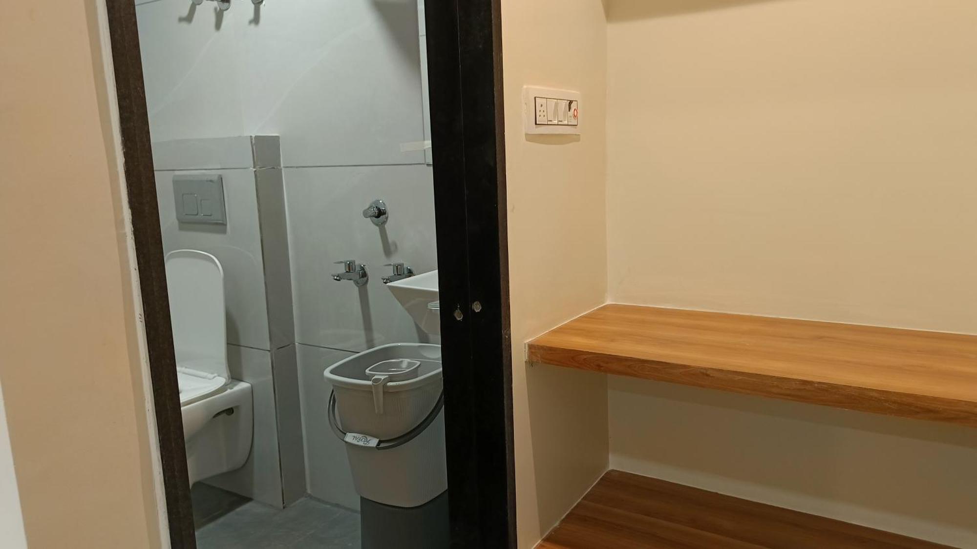 Shree Shyamraj Hotel Ujjain Ngoại thất bức ảnh