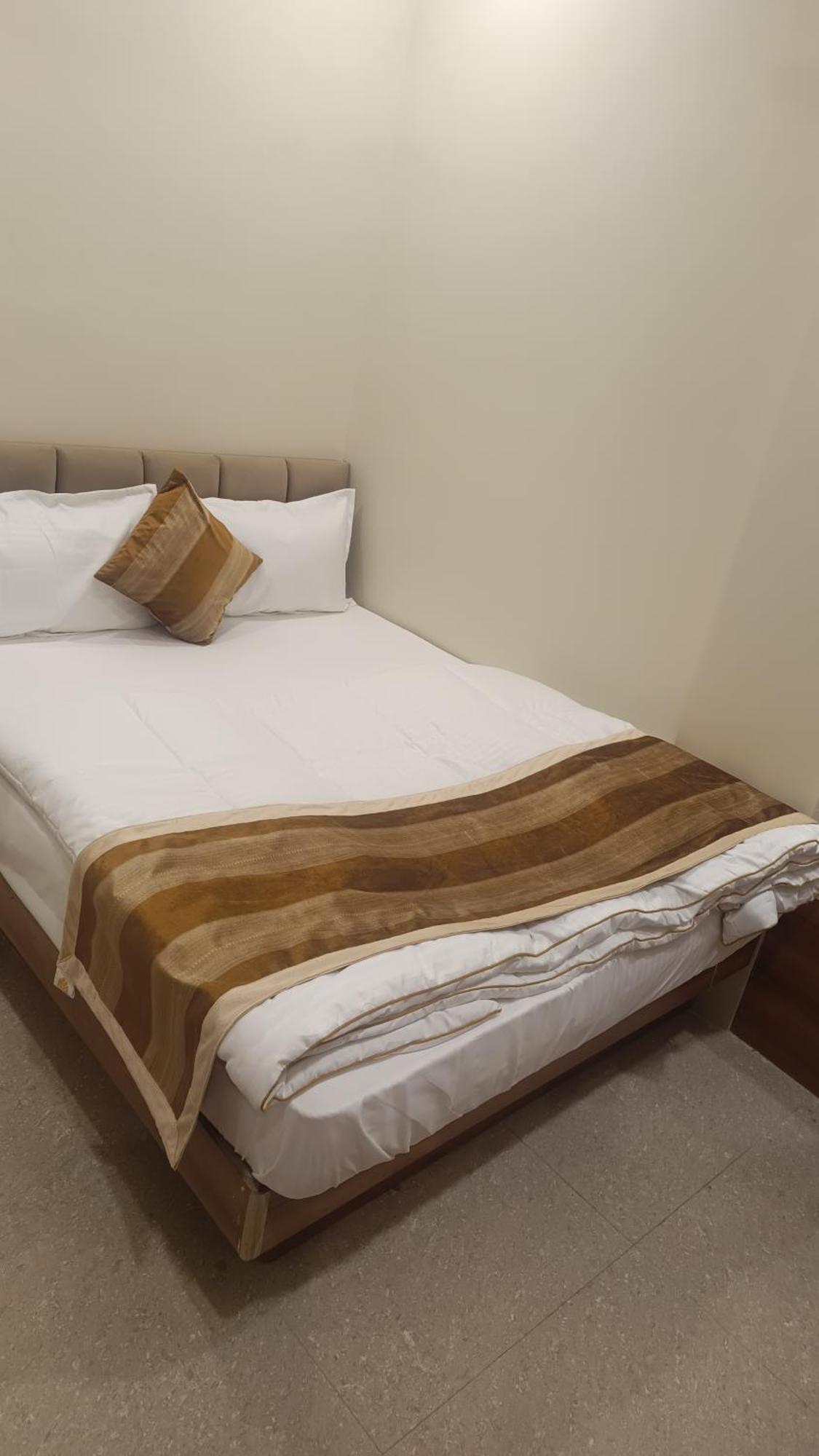 Shree Shyamraj Hotel Ujjain Ngoại thất bức ảnh